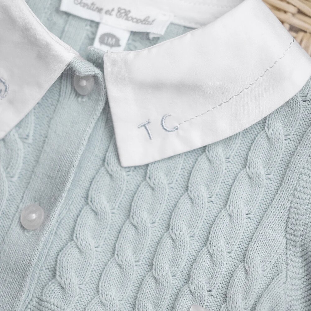 Babypakje met kraagje en broderie Bleu grisé
