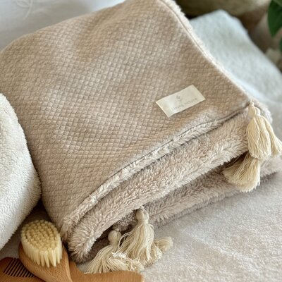 Deken Dora losange camel/poile 80x100 + flosh Camel