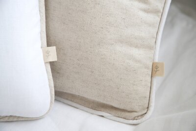 Kussen beige boordje incl vulling 40x40 cm Wit