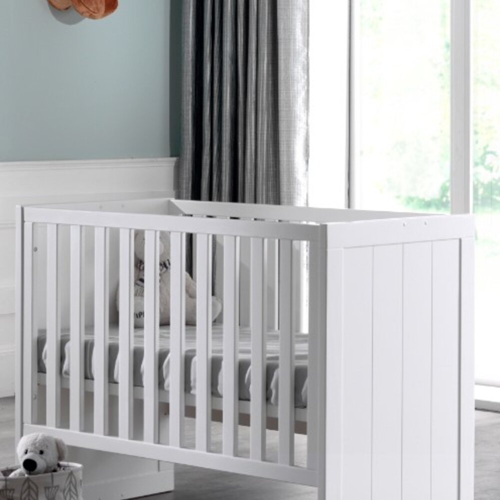 Erik 2-delige kamer (babybed+commode+opzetstuk)