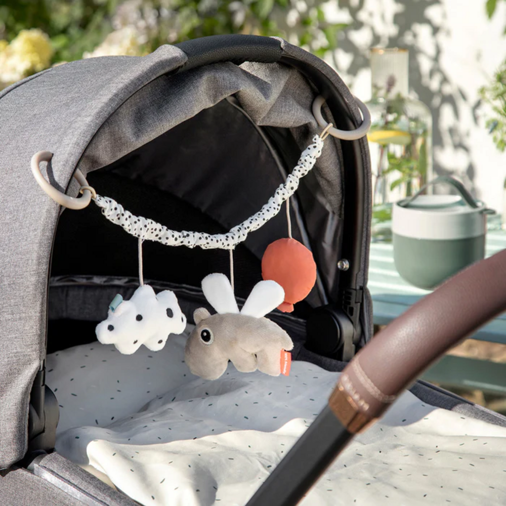 Kinderwagen speeltje Happy clouds Sand