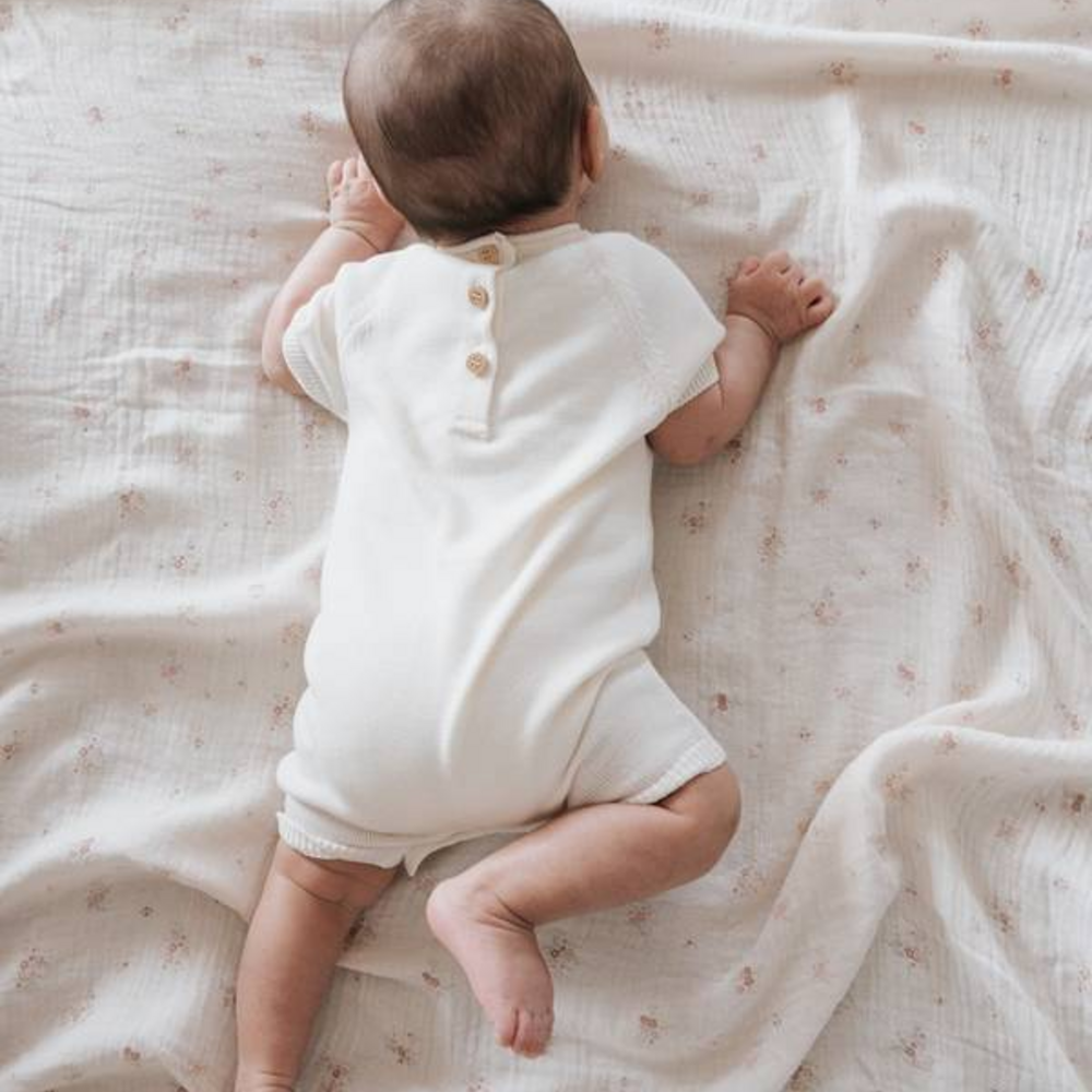 Babypakje zonder voetjes gestreept gebreid Bianco