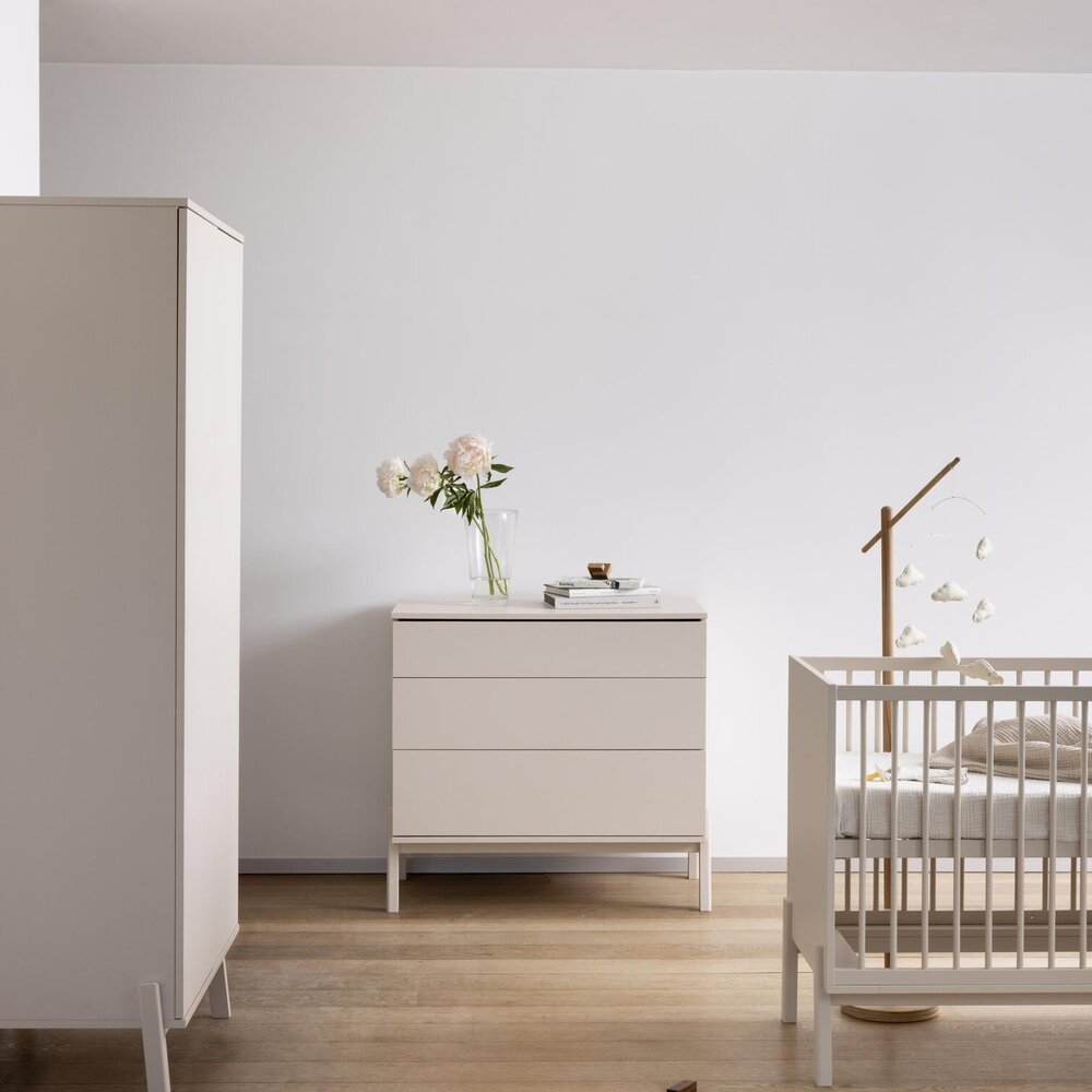 Ashi Clay 3-delige kamer (babybed 70x140+commode+extensie+2-deurskast)