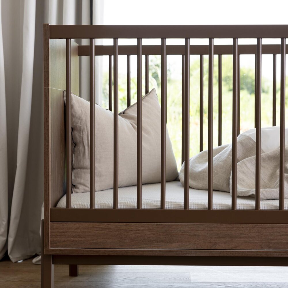 Ashi Chestnut 3-delige kamer (babybed 70x140+commode+extensie+2-deurskast)