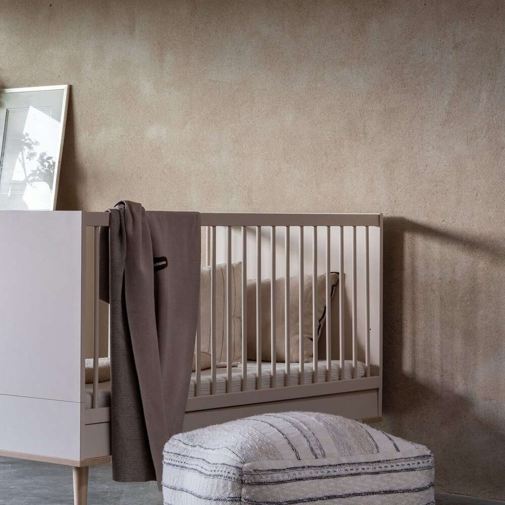 Flow Clay 3-delige kamer (babybed 70x140+commode+extensie+2-deurskast)