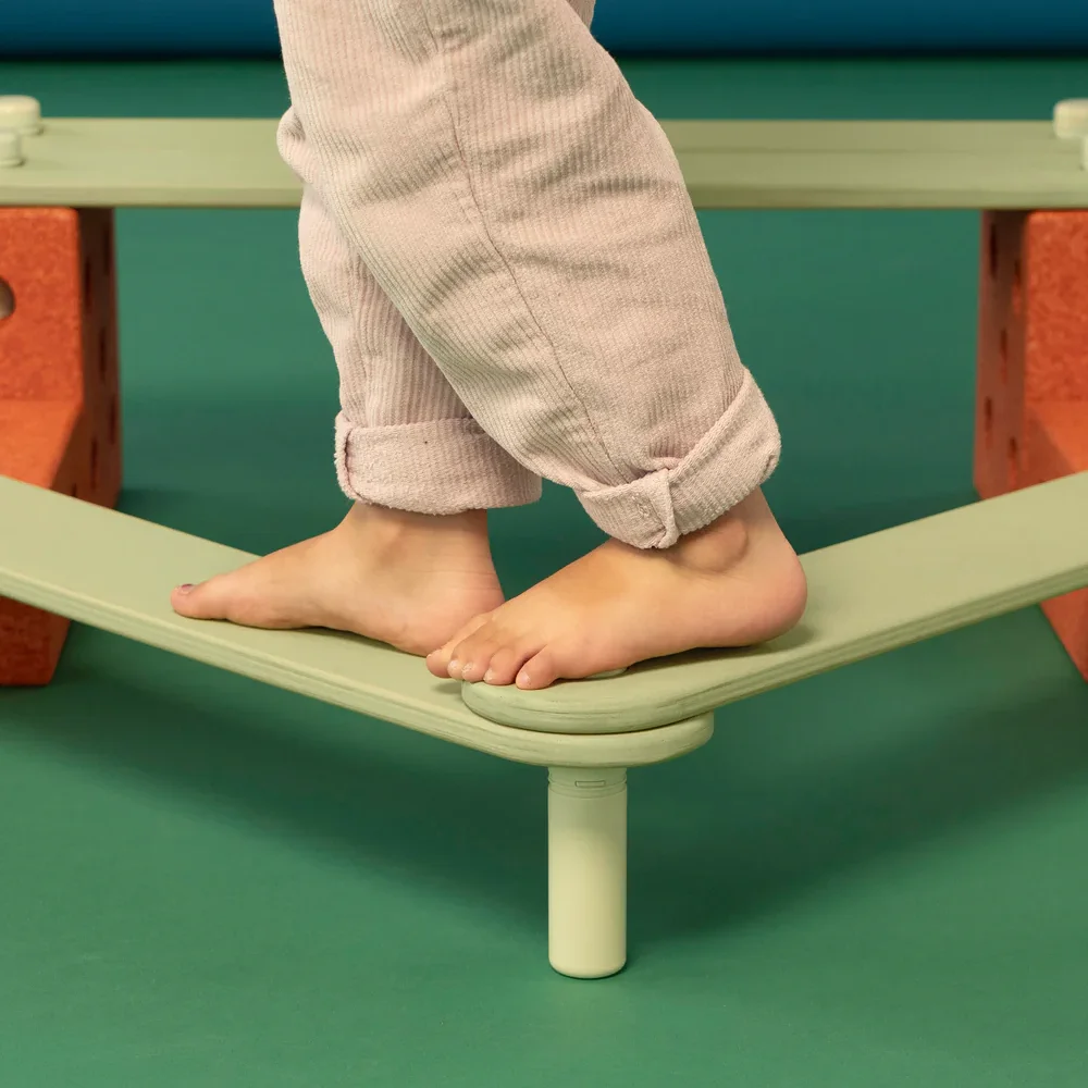 Balance Track Burnt Orange / Dusty Green