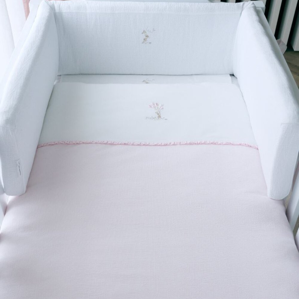 Bedbeschermer 210 cm - Gewafeld H: 23 cm Pink garden party