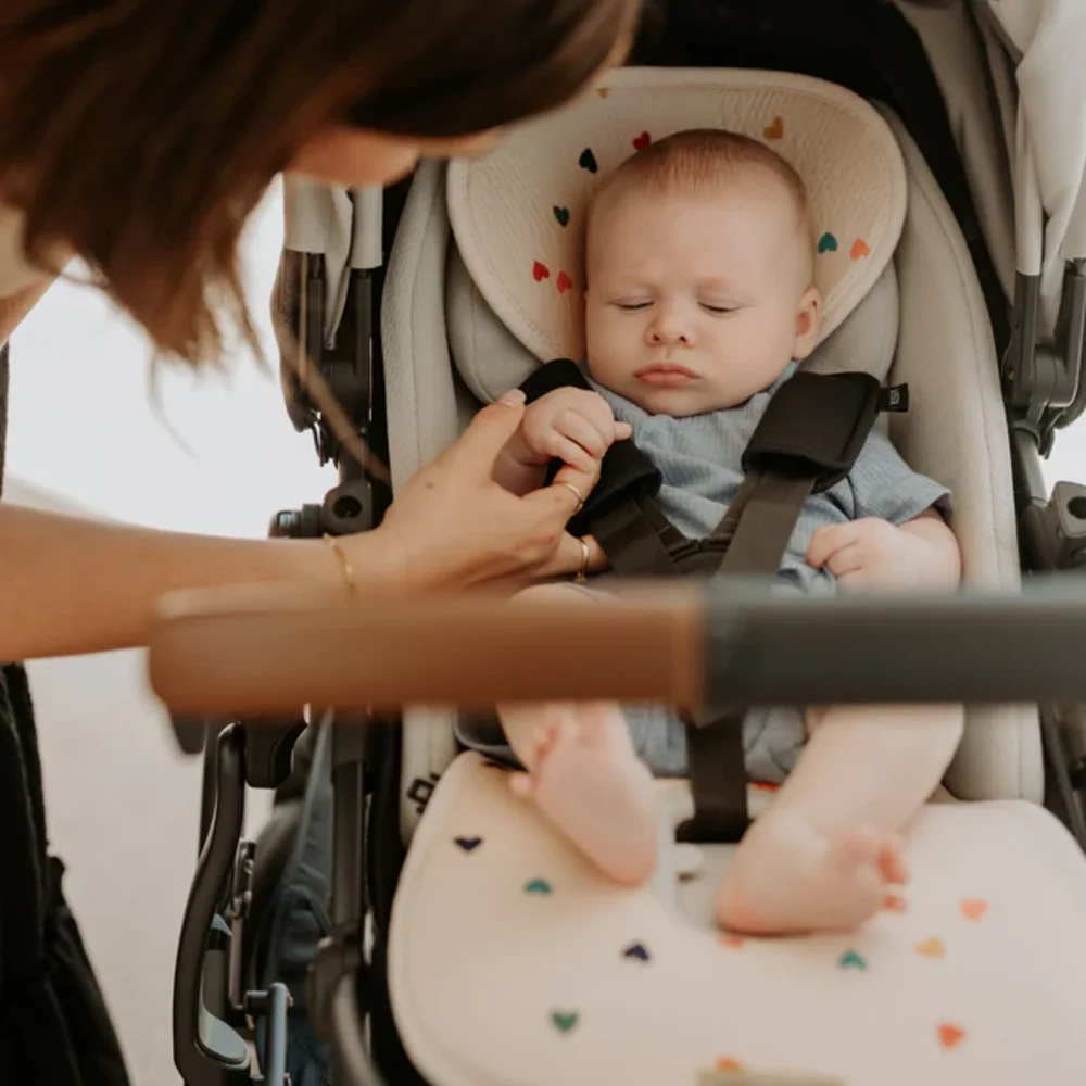 Air layer buggy Confetti hearts