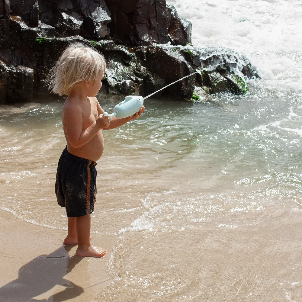 Water spuiter Haai Pastel Blue Water spuiter Haai Pastel Blue