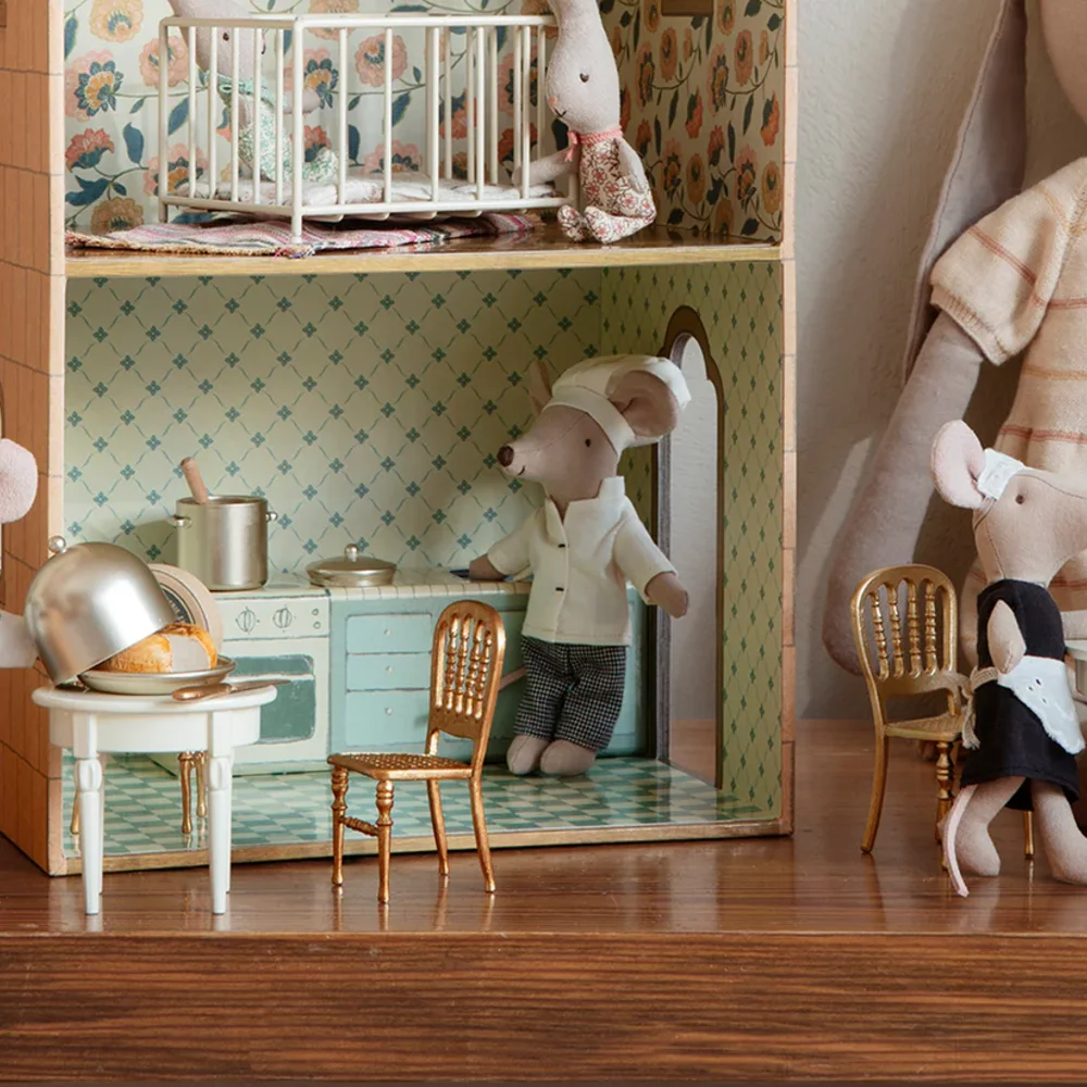 Gouden stoel -  Mouse