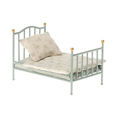 Vintage bed - Mouse