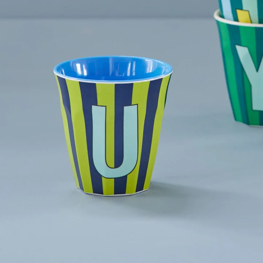 Melamine Letter beker U - Stripes - Medium - 250 m Bluish