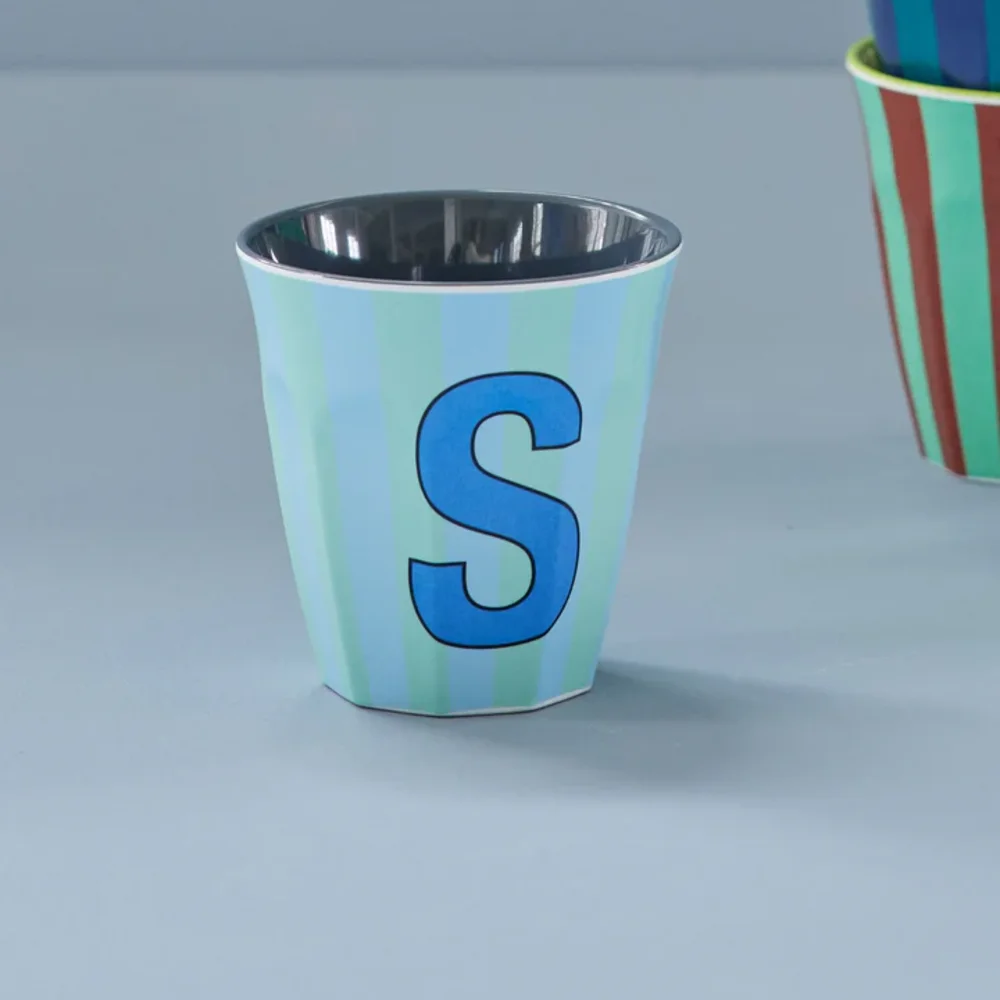 Melamine Letter beker S - Stripes - Medium - 250 m Bluish