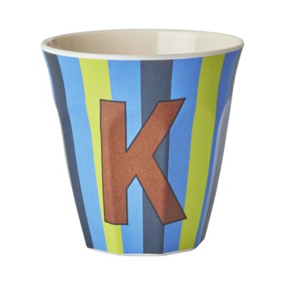 Melamine Letter beker K - Stripes - Medium - 250 m Bluish