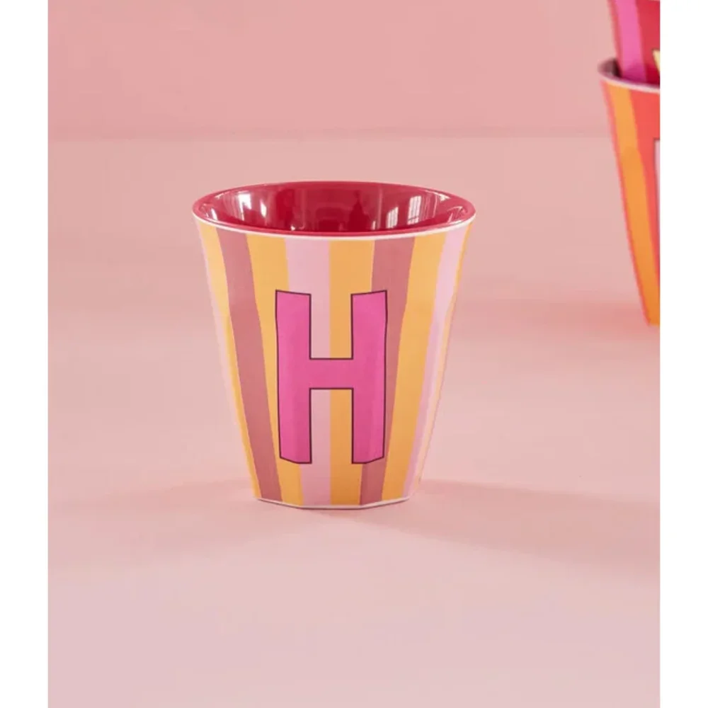Melamine Letter beker H - Stripes - Medium - 250 m Pinkish