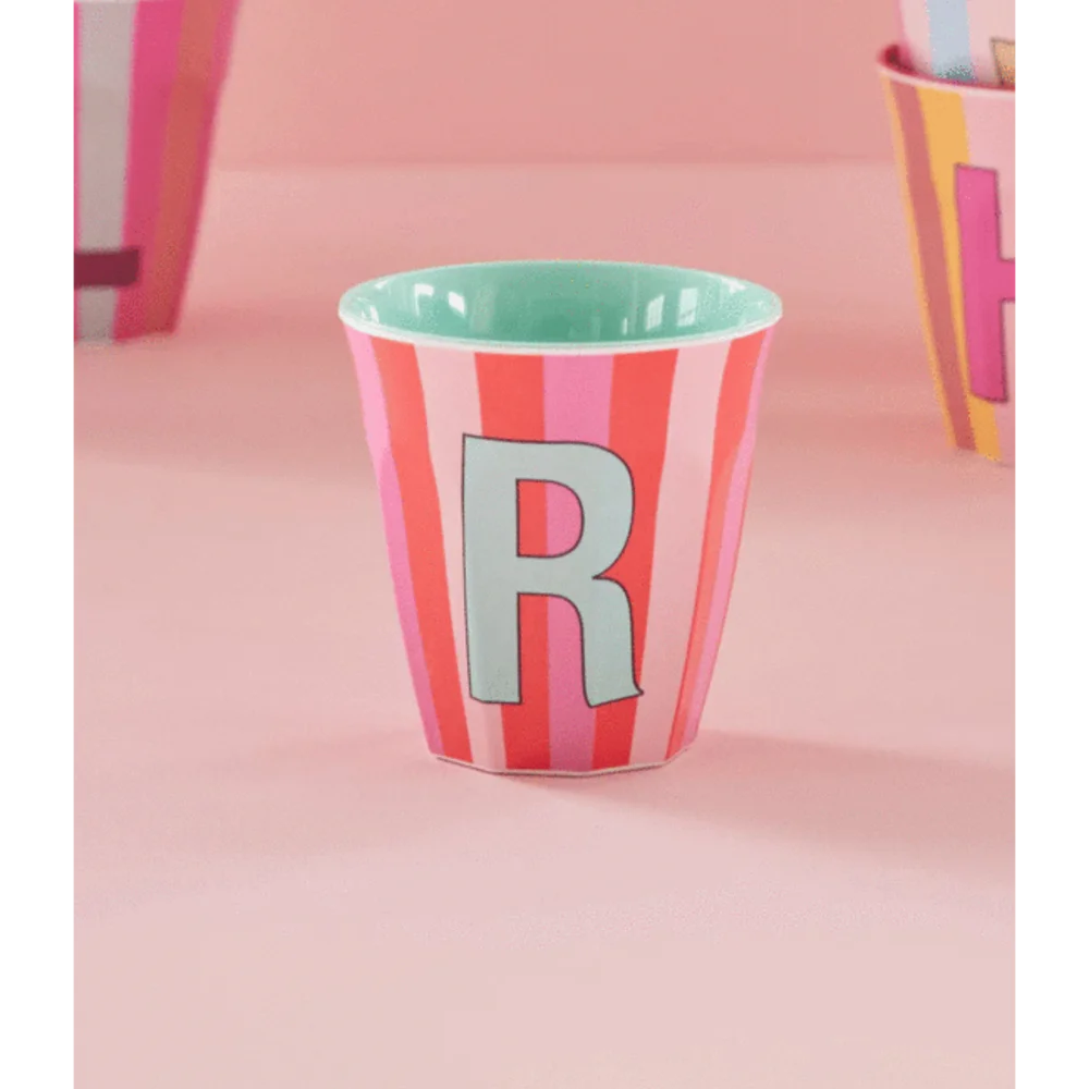 Melamine Letter beker R - Stripes - Medium - 250 m Pinkish