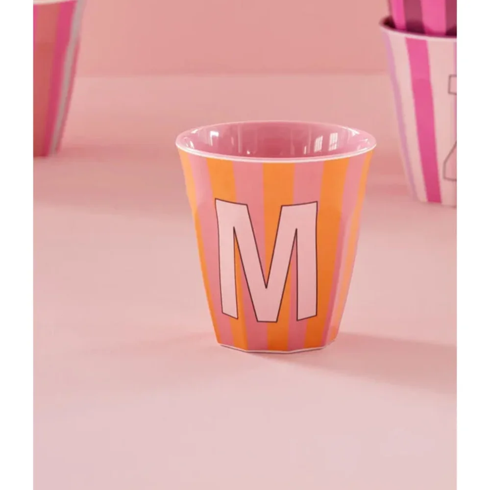 Melamine Letter beker M - Stripes - Medium - 250 m Pinkish