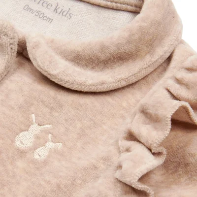 Babypakje Velours met Ruffles Camel