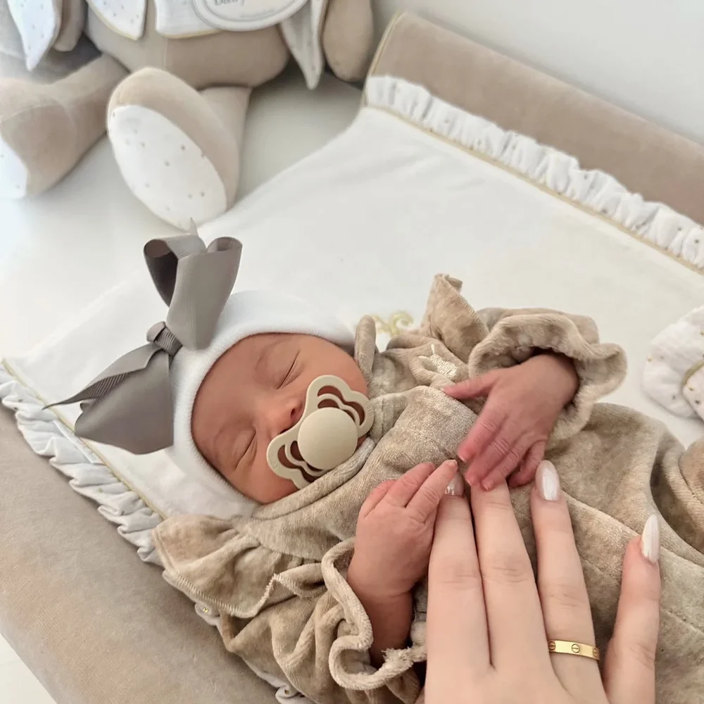 Babypakje Velours met Ruffles Camel