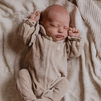 Babypakje Velours met Ruffles Camel