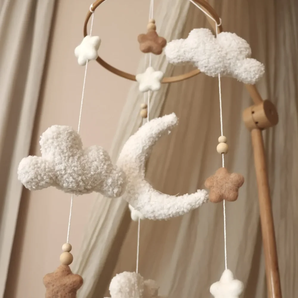 Fluffy Wolken muziekmobiel - handgemaakt