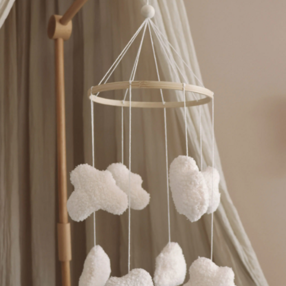 Bouclé wolken mobiel - handgemaakt