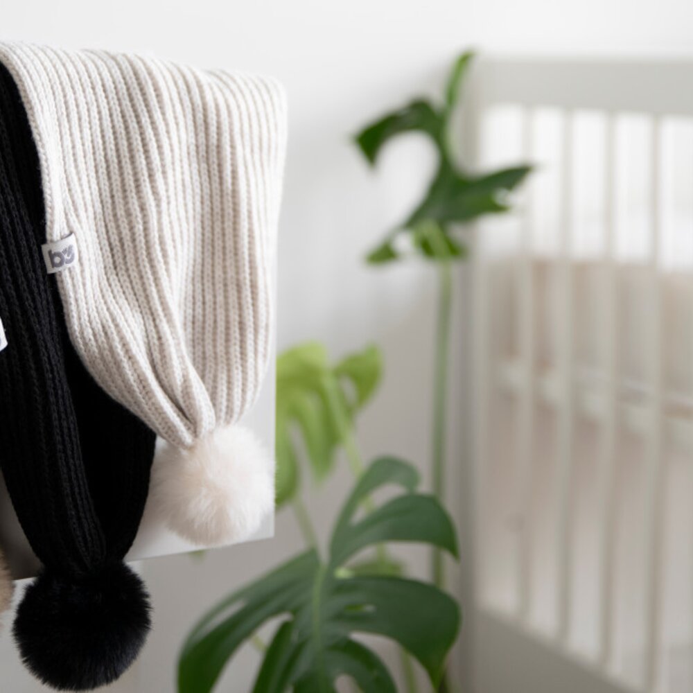 Sjaaltje met pompon Cool Urban Green