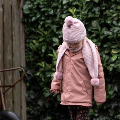 Mutsje met pompon Cool Oud roze