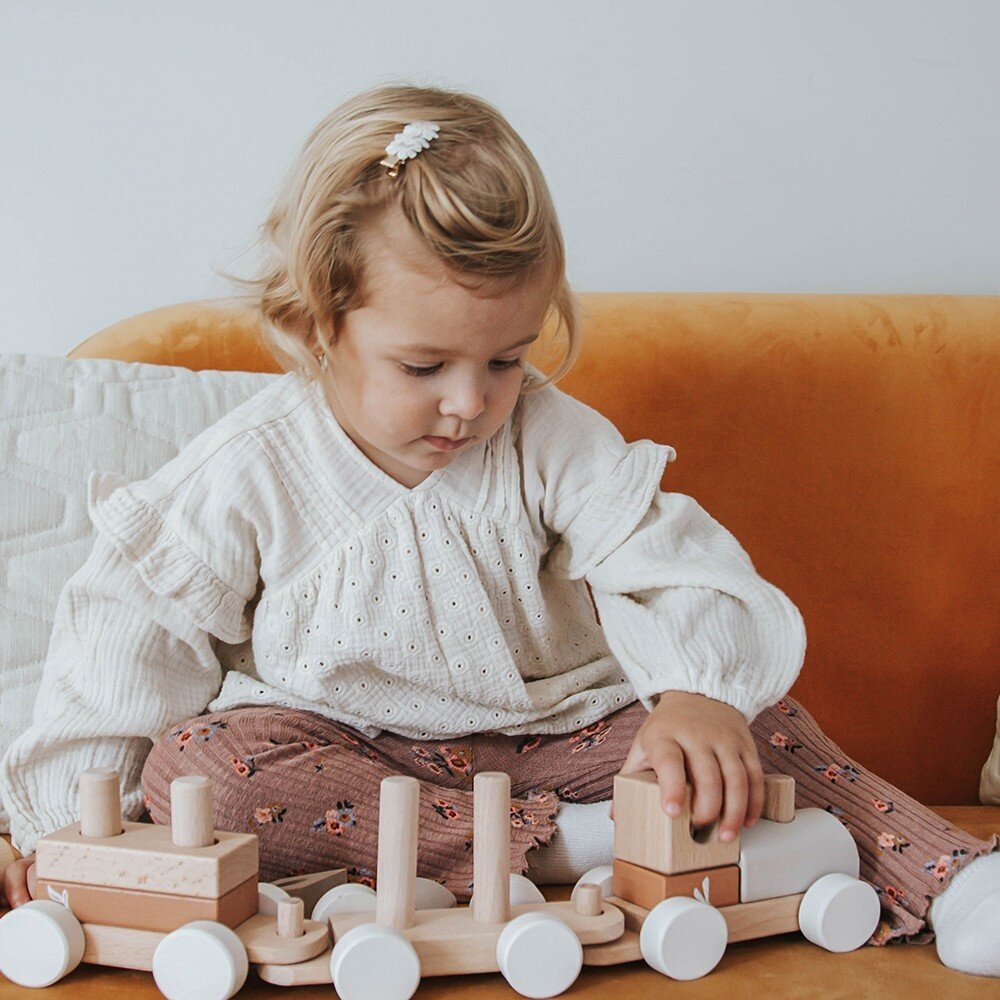 Stacking Train Nougat