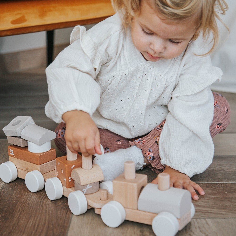Stacking Train Nougat
