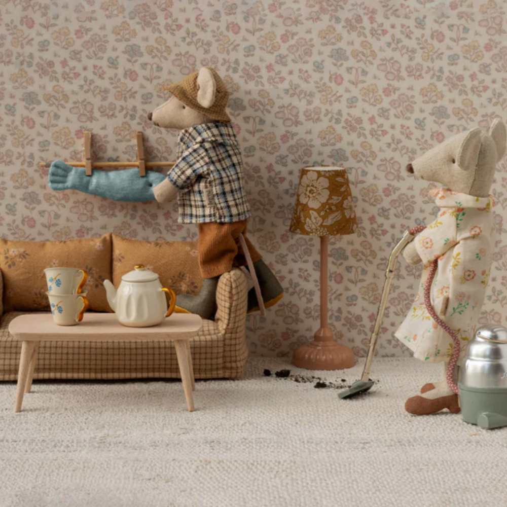Couch, Mouse - Mable Couch, Mouse - Mable