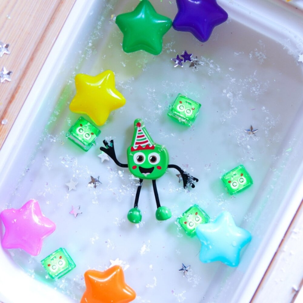 Glo pals light up cubes 4pc Christmas Glo pals light up cubes 4pc Christmas