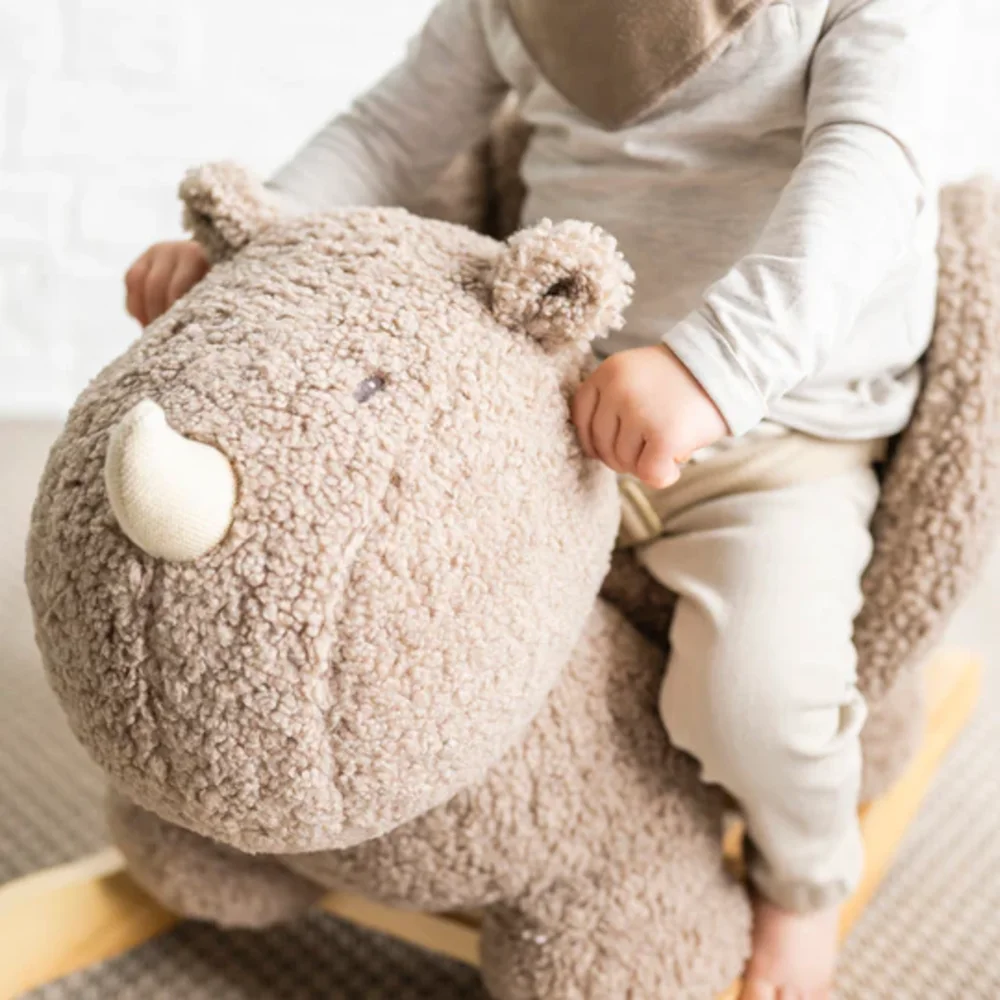 Schommelpaard Teddy neushoorn Taupe Schommelpaard Teddy neushoorn Taupe