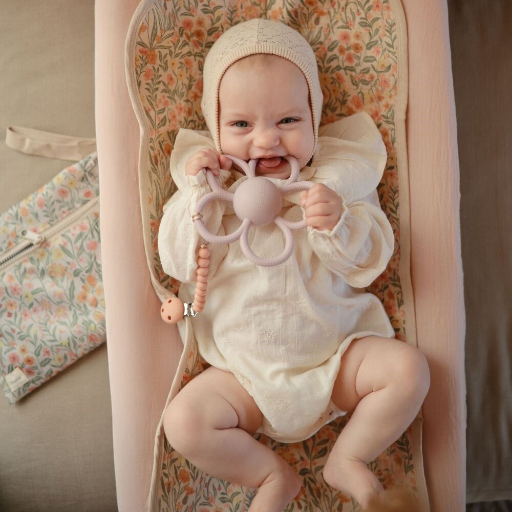 Rammelaar - bijtring Daisy Lilac