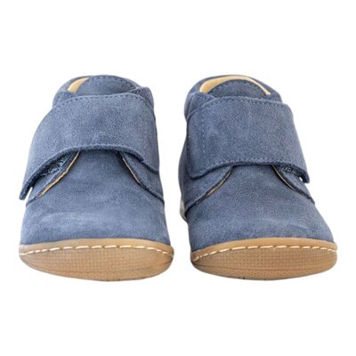 Eerste schoentjes - Ricardo Iris Serraje