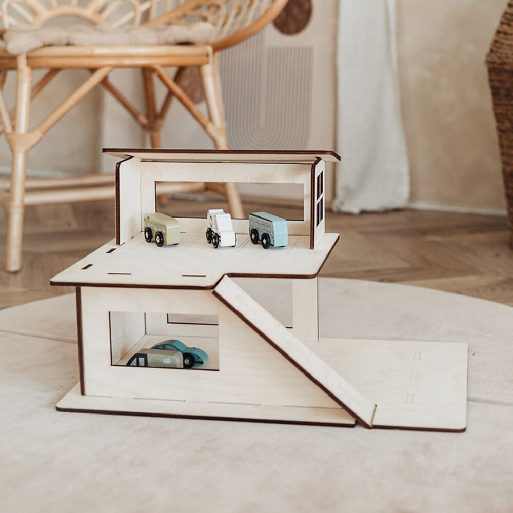 Small Garage (2 levels)