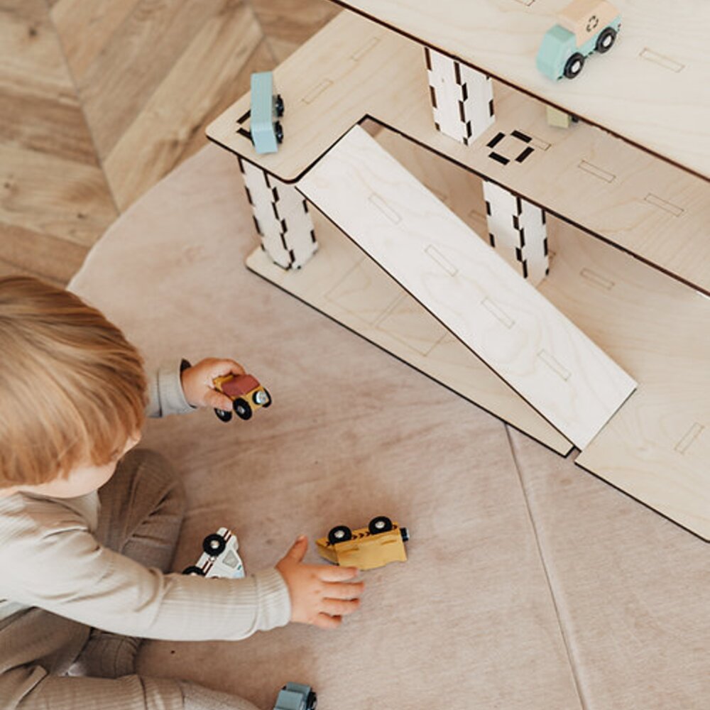 Small Garage (2 levels)