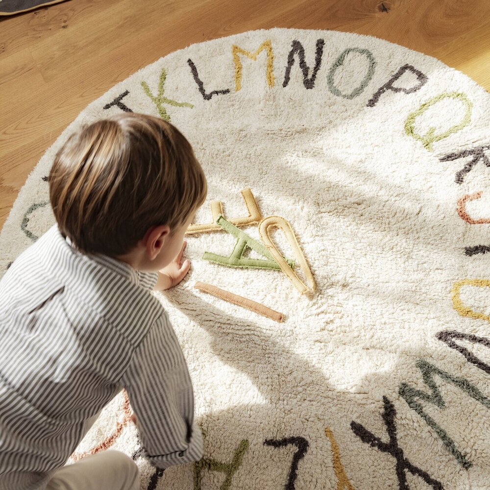 Wasbaar Play tapijt ABC color and letters Ø 120 cm Wasbaar Play tapijt ABC color and letters Ø 120 cm