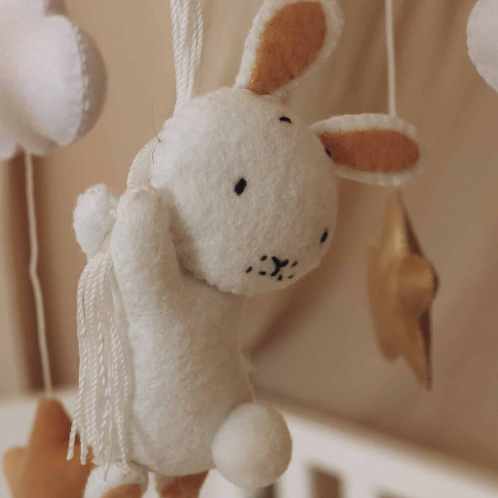 Baby konijn - mobiel - handgemaakt Baby konijn - mobiel - handgemaakt