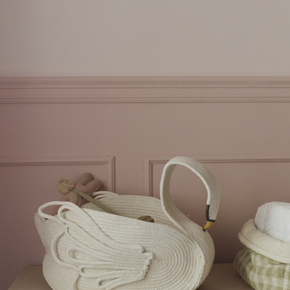 Mand Swan 55 x 25 x 29cm