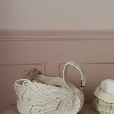 Mand Swan 55 x 25 x 29cm