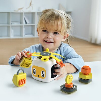 Busy Cube 24 maanden