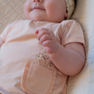 Short crinkle ruches AOP - Let Your Dreams Blossom Groen Short crinkle ruches AOP - Let Your Dreams Blossom Groen