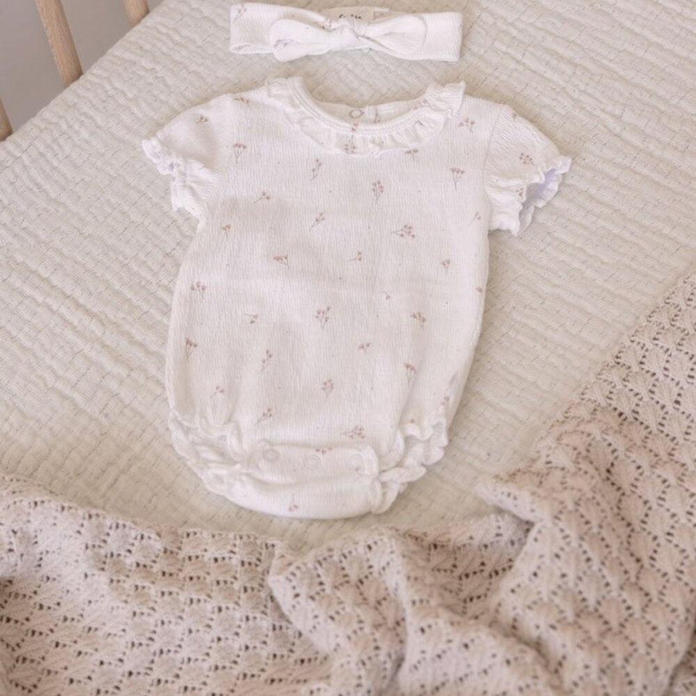Romper crinkle AOP k/m - Delicate Flower Offwhite