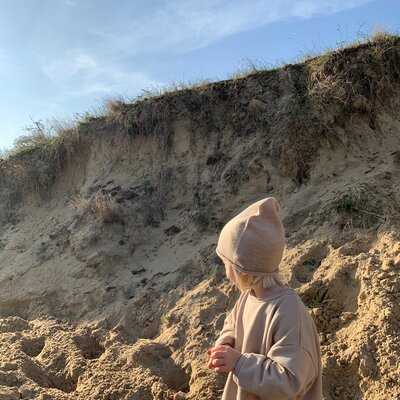 Beanie Efa sand