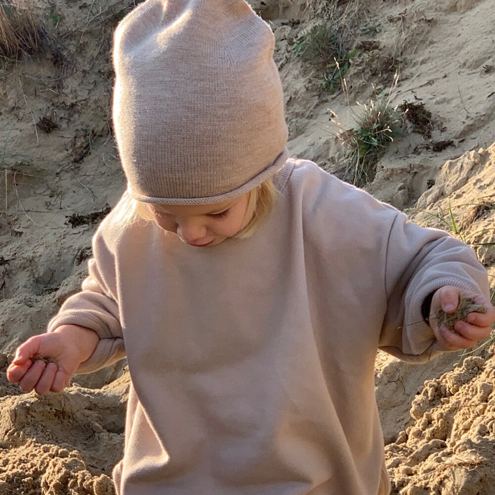 Beanie Efa sand