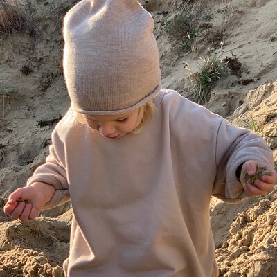 Beanie Efa sand