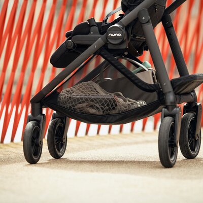 Kinderwagen Swiv Caviar