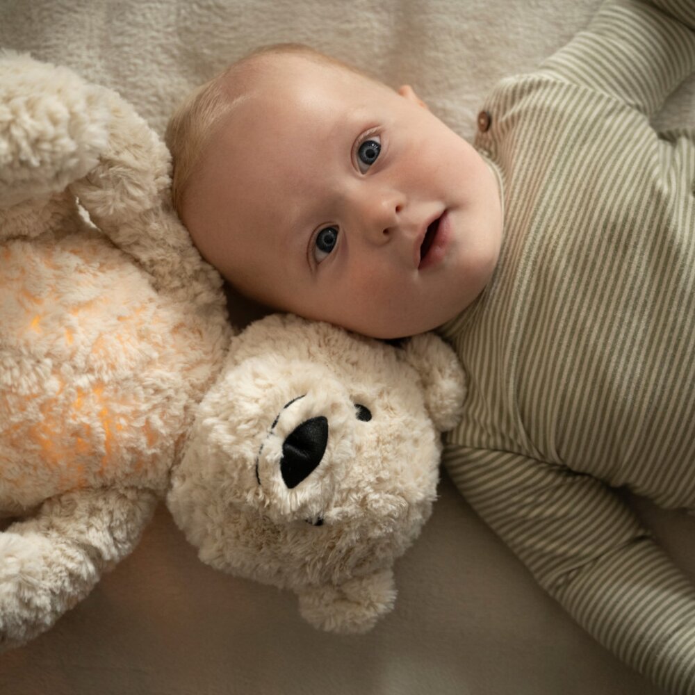 Bo de knuffelbeer met slaaptrainer Warm linen