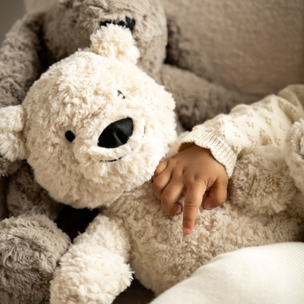 Bo de knuffelbeer met slaaptrainer Warm linen